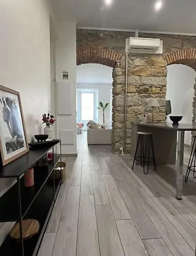 Apartment Standing - Centre